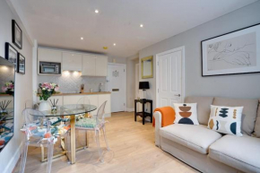 Glamorous Art Deco Flat in Chelsea